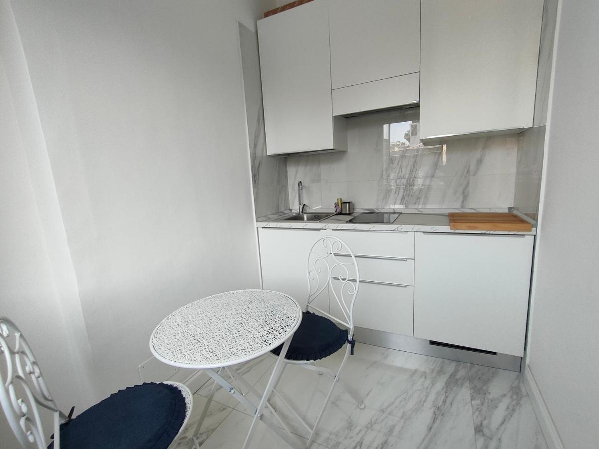 Appartamento Finestre in piazza Aeroporto di Catania Fontana Rossa Esterno foto